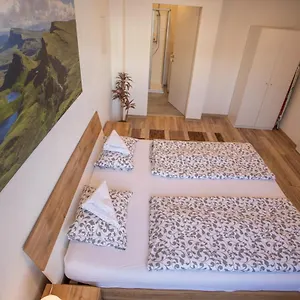 https://deluxe-new-innsbruck-center-apartment.ischgl-hotels.net